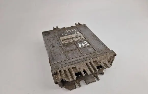 Renault Scenic I Engine control unit/module 7700106867 0281001699