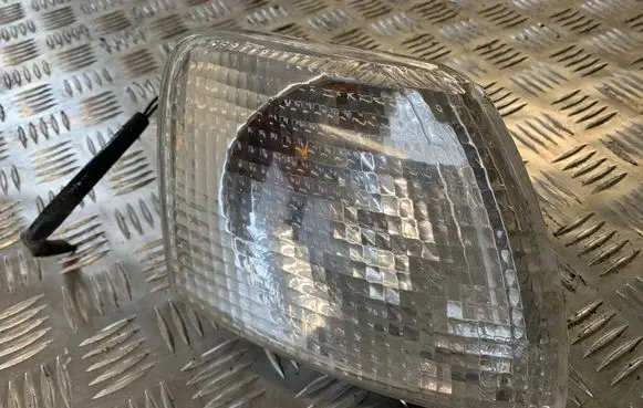 Volkswagen PASSAT B5 Front indicator light