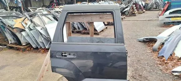 Jeep Grand Cherokee (WK) Rear door