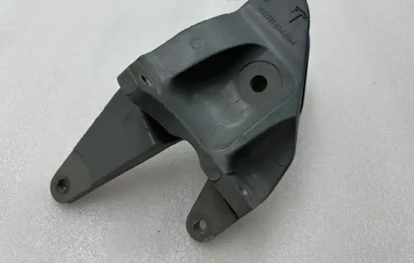 Tesla Model S Engine mounting bracket 107775100A