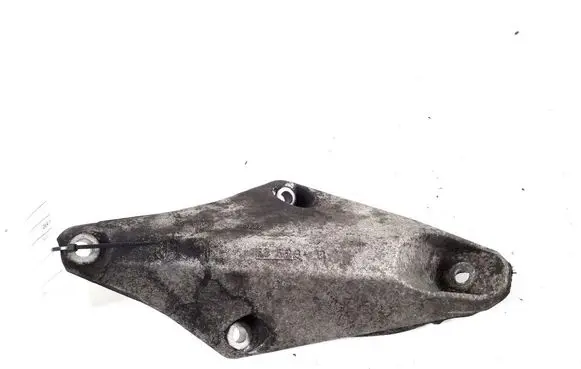 BMW X3 E83 Engine mounting bracket 6765561