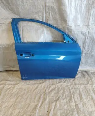 Peugeot 208 II Front door 232254R01