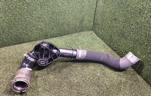 Intercooler hose/pipe