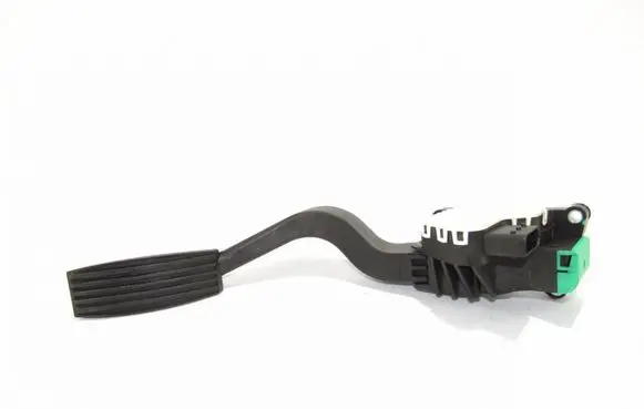 Fiat 500L Accelerator throttle pedal 
