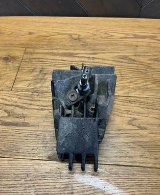 Nissan Qashqai Engine mounting bracket 8200771226