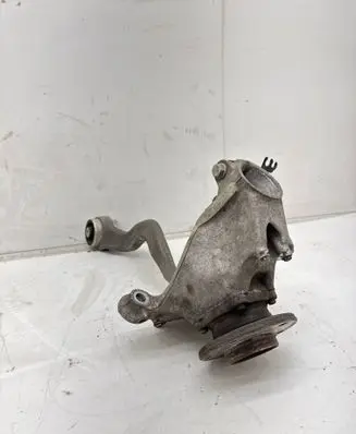 Front wheel hub