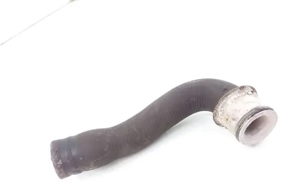 Mercedes-Benz CLS C219 Engine coolant pipe/hose