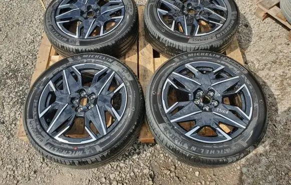 Peugeot 3008 III R19 alloy rim 