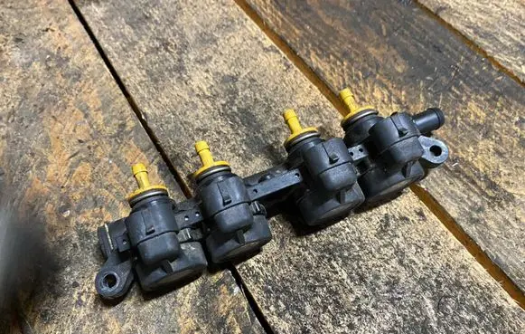 Mercedes-Benz CL C215 LP gas injector 110R000123