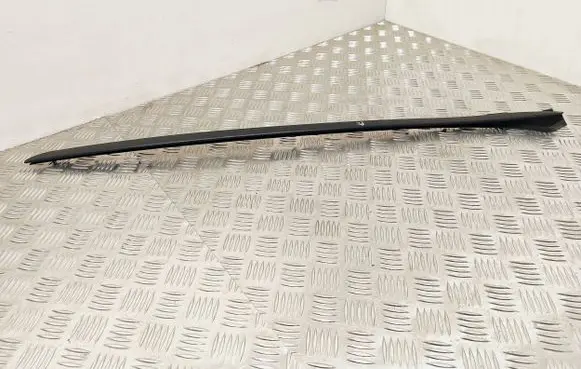 BMW 2 F46 Windshield trim 7331507 108086