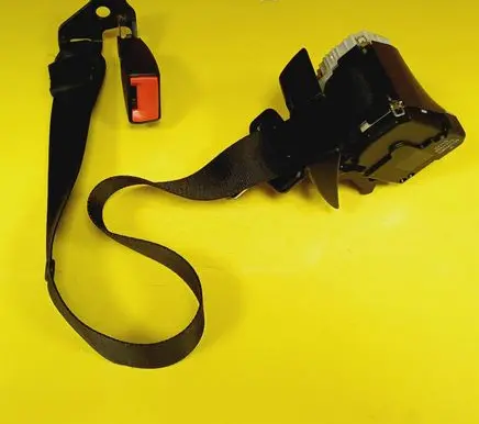 Ford Focus Middle seatbelt (rear) 33050333A