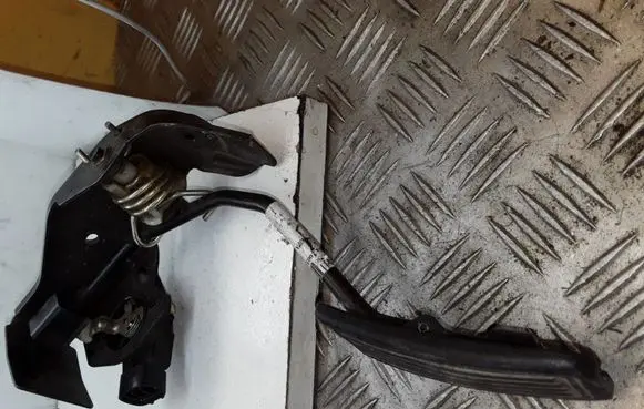 Toyota Corolla E120 E130 Accelerator throttle pedal NOCODE 2312