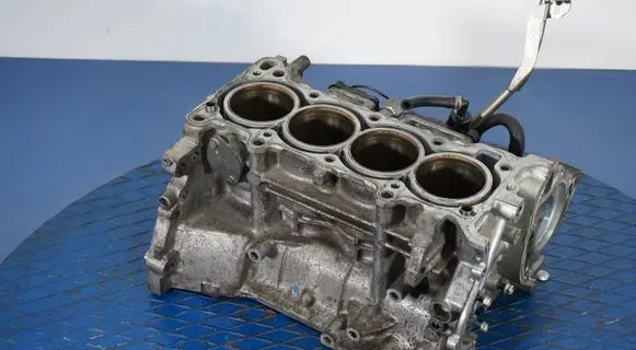 Mazda 2 Engine block 