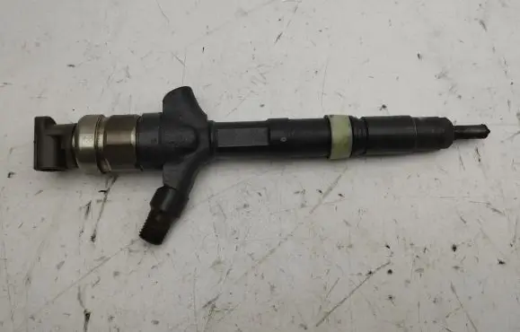 Toyota Corolla Verso AR10 Fuel injector 236700G010 02G35329