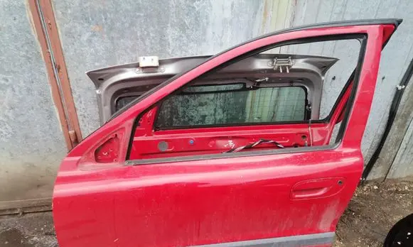 Volvo V70 Front door 