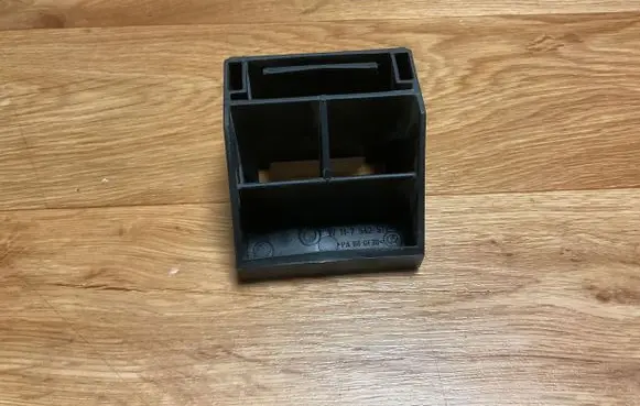 BMW 5 E60 E61 Radiator mount bracket 7542517 PA66GF30