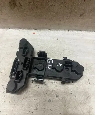 Volkswagen Golf IV Tail light bulb cover holder 148202