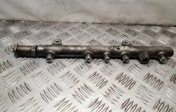 Nissan Primera Fuel main line pipe 0445214024 7700114017