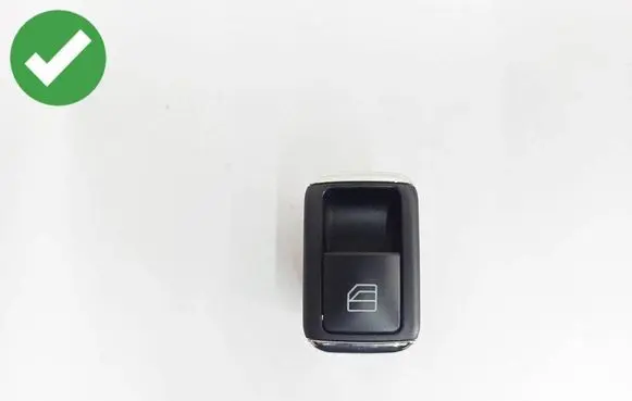 Mercedes-Benz C W204 Electric window control switch A2048700451 03139100