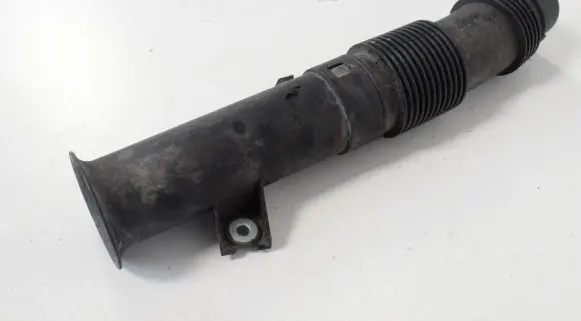 BMW i8 Air intake hose/pipe 7649183