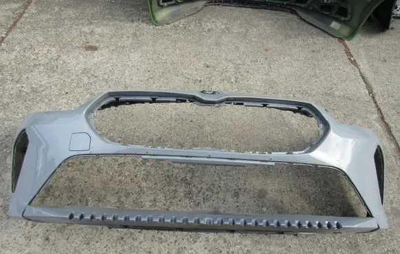 BMW 1 F70 Front bumper 5A64E31