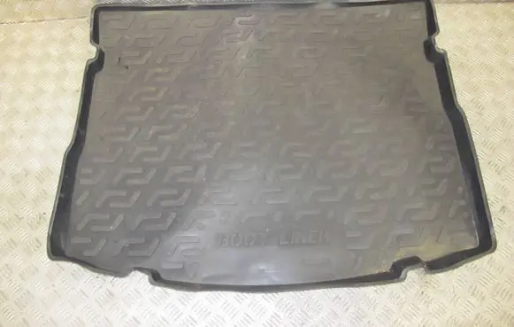 Toyota Auris E180 Rubber trunk/boot mat liner 01090302