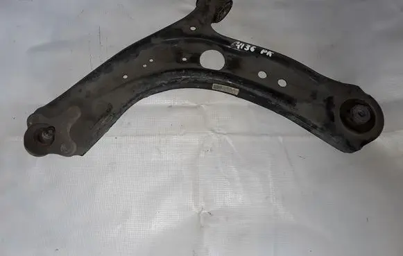 Volkswagen Golf VII Front lower control arm/wishbone 5Q0407151R