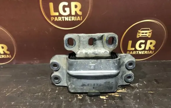 Volkswagen Golf V Engine mount bracket 1K0199555