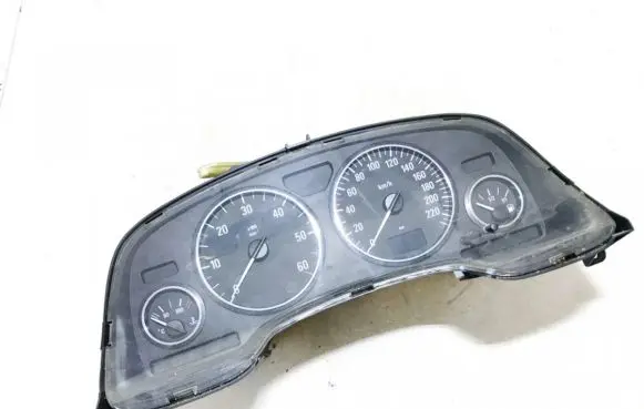 Opel Zafira A Speedometer (instrument cluster) 24461768 88311318