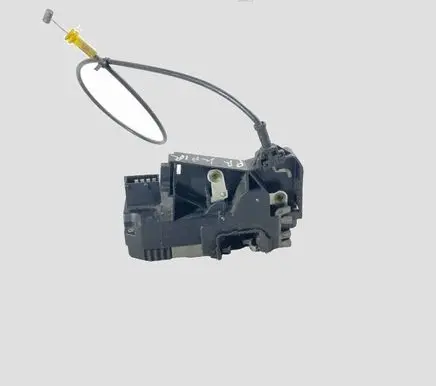 Opel Vivaro Front door lock 8200008247 91166228