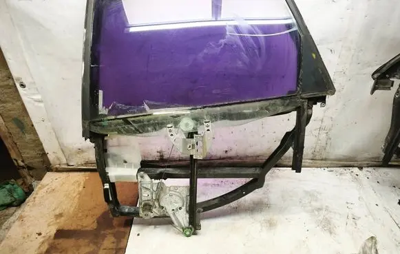 Audi A4 S4 B5 8D Rear door window/glass frame 