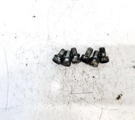 Toyota Avensis T270 Nuts/bolts 