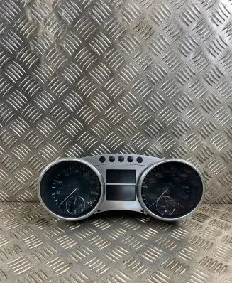 Mercedes-Benz ML W164 Speedometer (instrument cluster) A2519003300