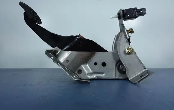 Mazda 6 Accelerator throttle pedal