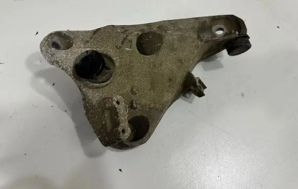 BMW X6 F16 Engine mounting bracket 6859785 6882029