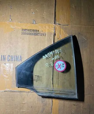 Nissan Primera Rear vent window glass 
