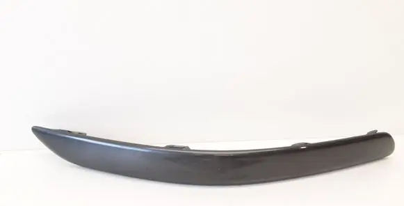 Front bumper splitter molding