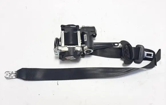 Volkswagen PASSAT B8 Front seatbelt 631627100E