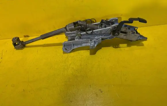 Ford Mondeo MK IV Steering wheel axle 7g9n3c529