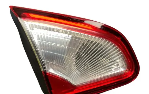 Nissan Qashqai Tailgate rear/tail lights B26555BR01A 89503189