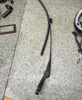 Audi A4 S4 B5 8D Windshield/front glass wiper blade 