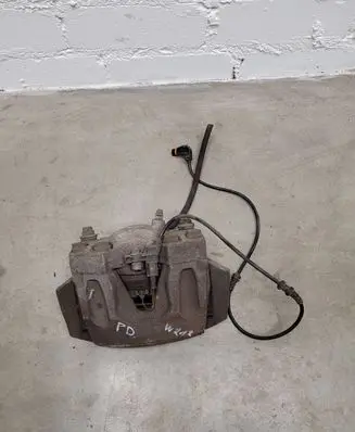 Mercedes-Benz E W212 Front brake caliper