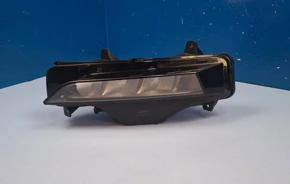Skoda Octavia Mk4 Front fog light 5E3941699 0021289404