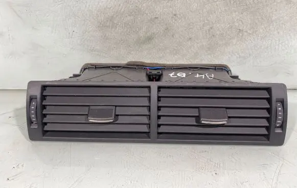 Audi A4 S4 B7 8E 8H Dash center air vent grill 8e0820951h