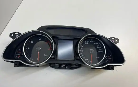 Audi A5 8T 8F Speedometer (instrument cluster) 8T0920932C 32100CD AUDUUX32100C
