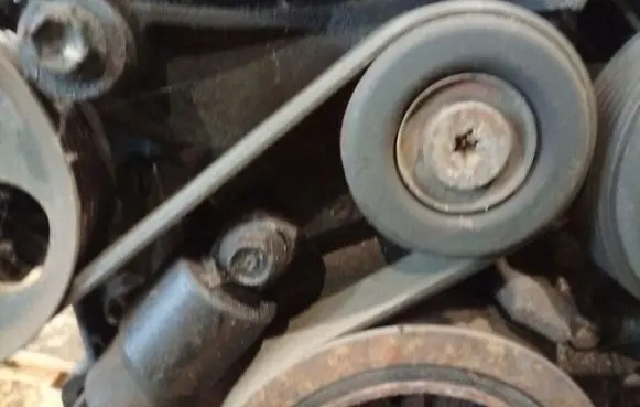 Toyota Avensis T250 Generator/alternator belt tensioner