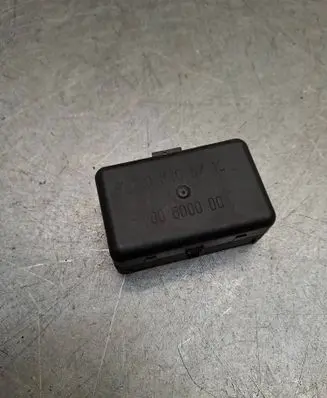 Mercedes-Benz E W210 Rain sensor 2108205710 00600000