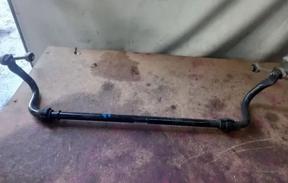 Audi A8 S8 D4 4H Front anti-roll bar/sway bar 4H0411309A