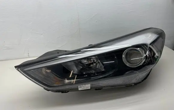 Hyundai Tucson TL Headlight/headlamp D792122010 005026 1050201804170465
