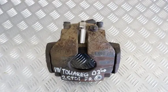 Volkswagen Touareg I Front brake caliper 7L6105D